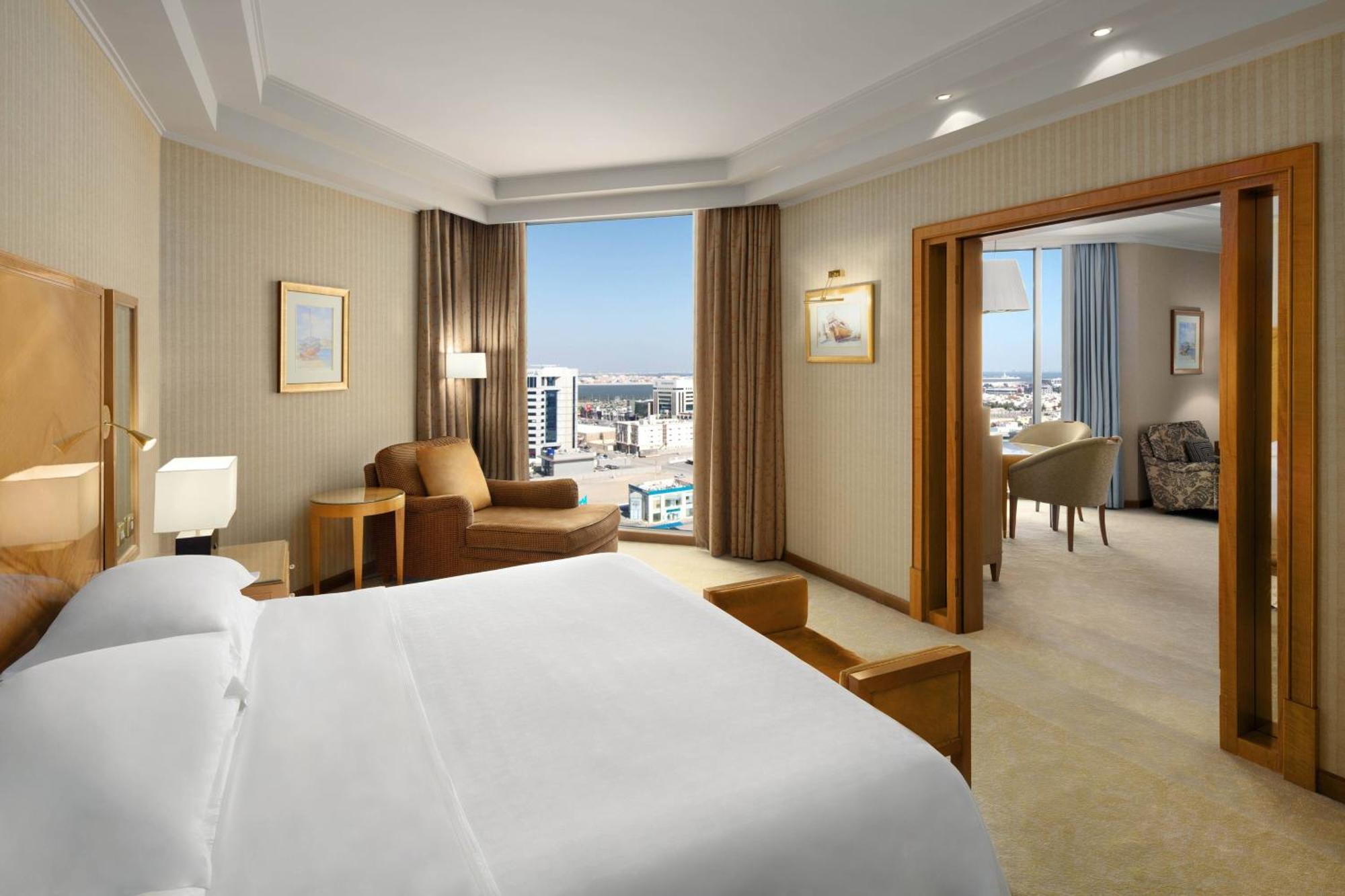 Sheraton Dammam Hotel & Convention Centre Екстер'єр фото Suite