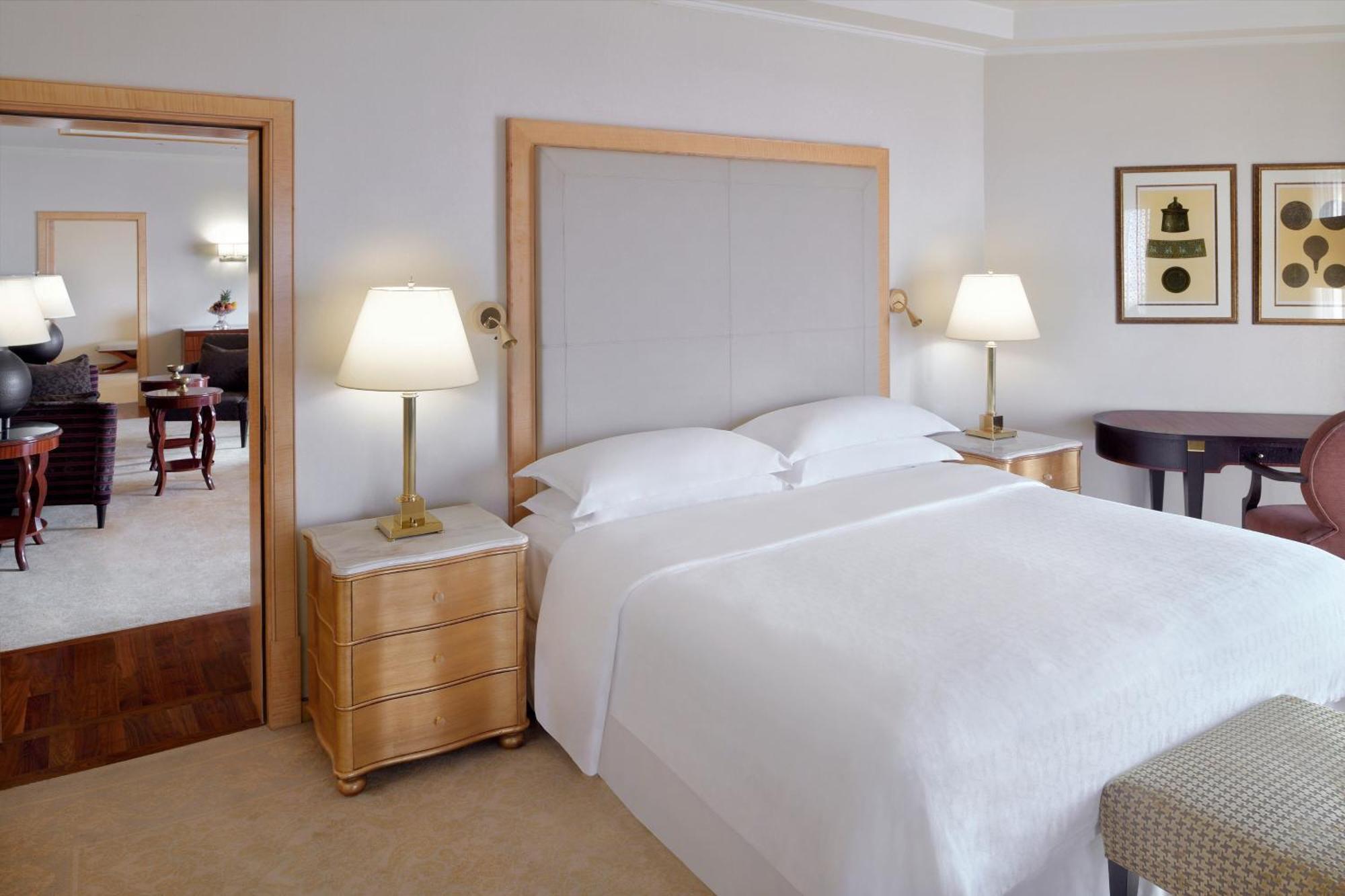 Sheraton Dammam Hotel & Convention Centre Екстер'єр фото A bedroom at the Four Seasons Hotel