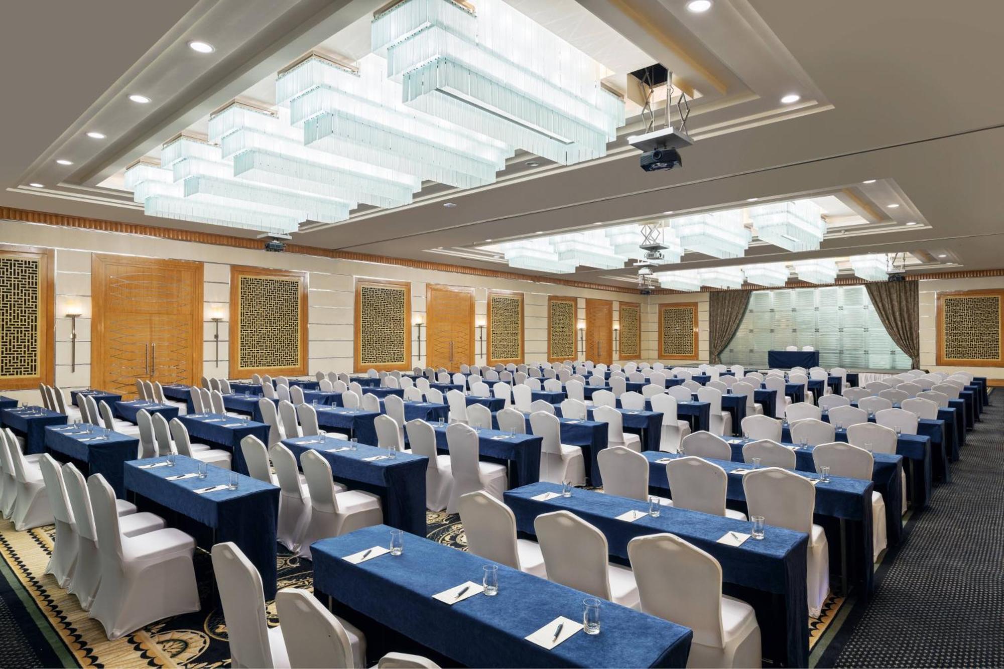 Sheraton Dammam Hotel & Convention Centre Екстер'єр фото The Grand Ballroom