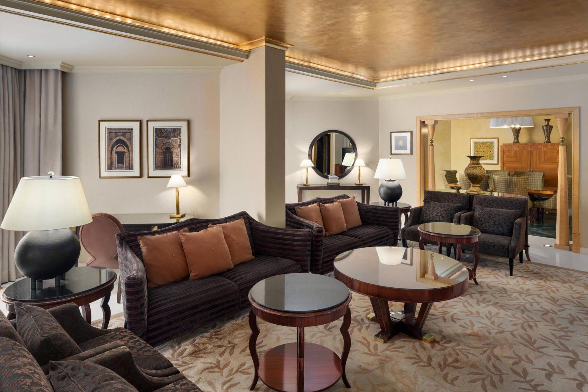 Sheraton Dammam Hotel & Convention Centre Екстер'єр фото The Drawing Room