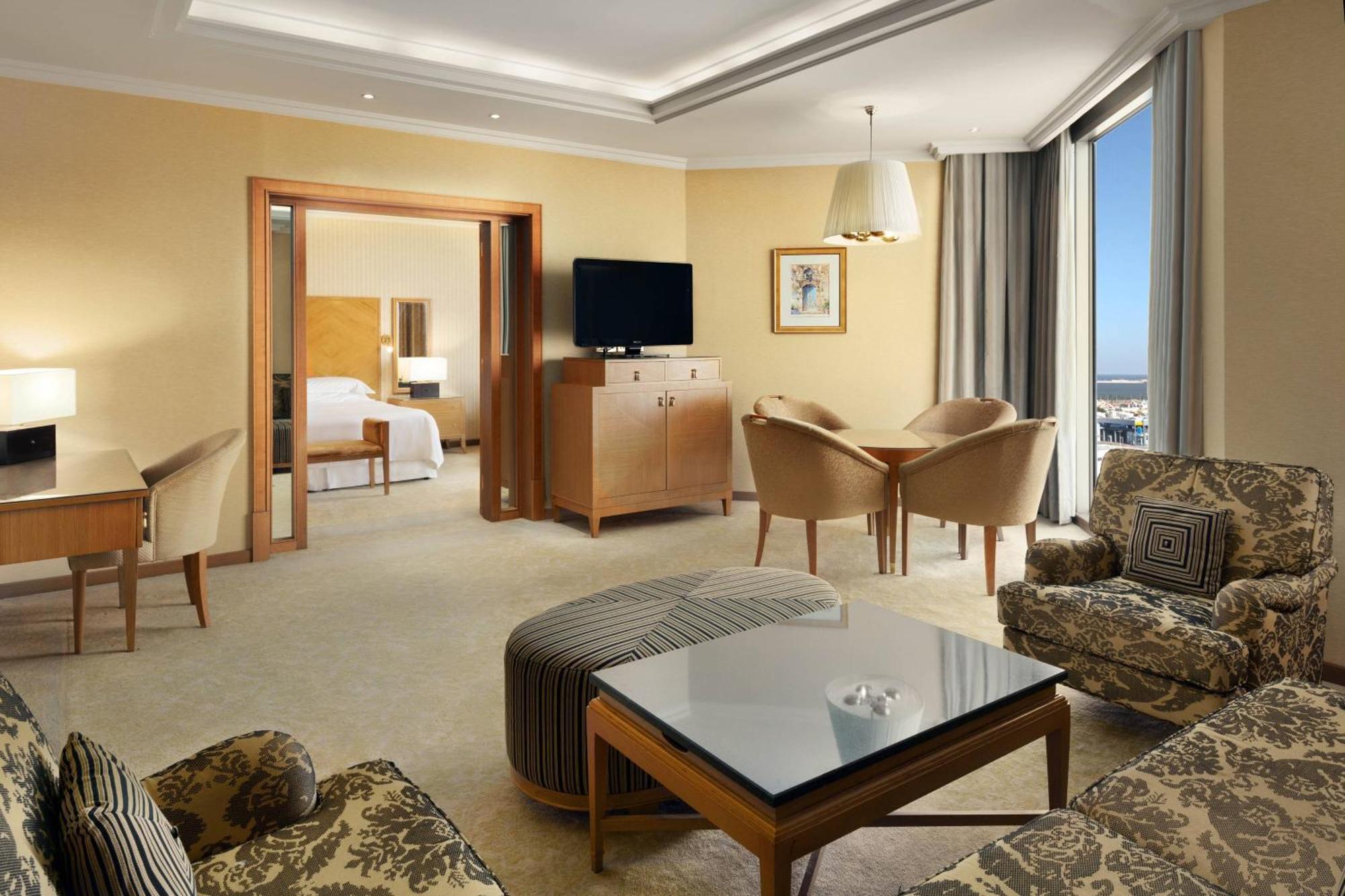 Sheraton Dammam Hotel & Convention Centre Екстер'єр фото Suite